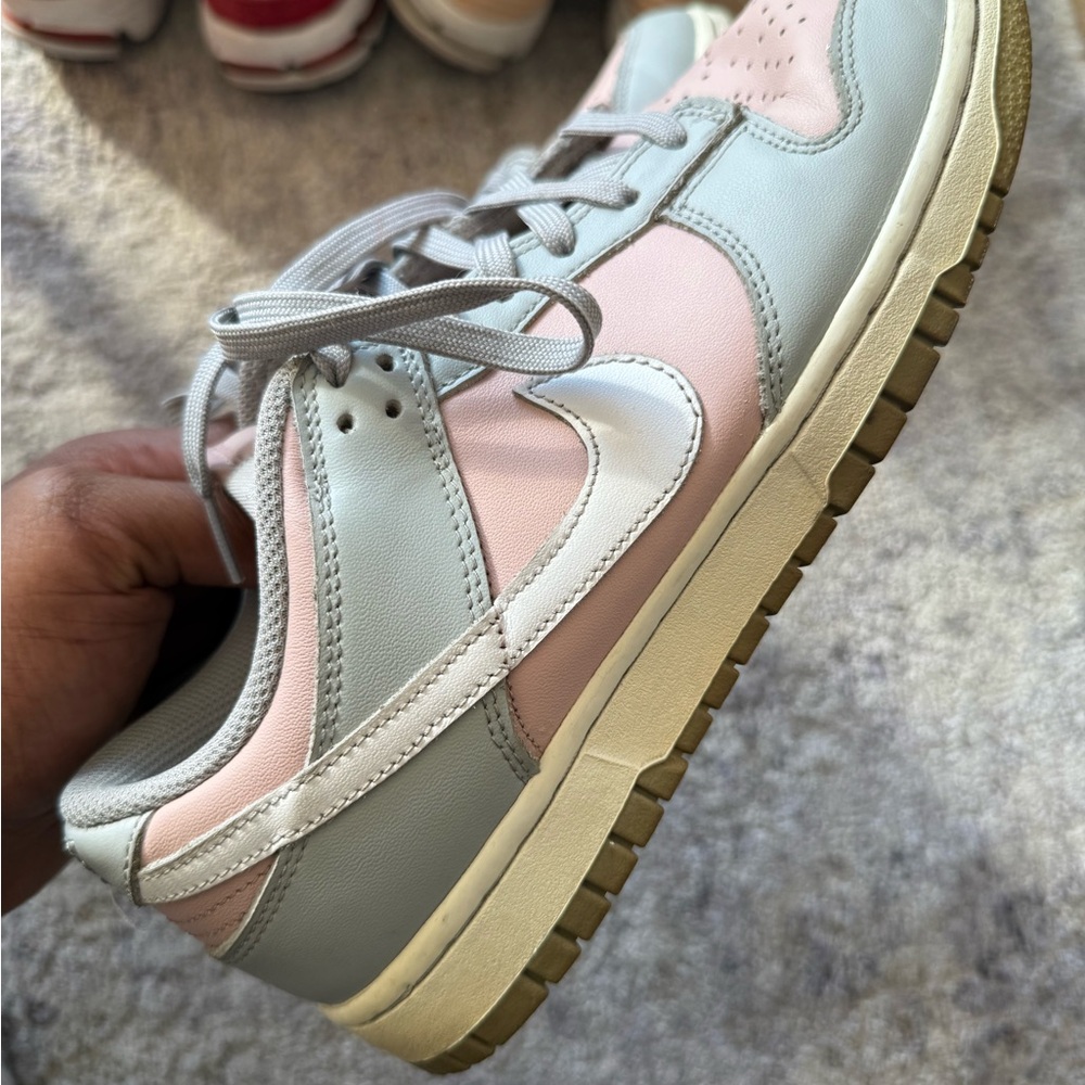 Nike dunk low women’s 9.5